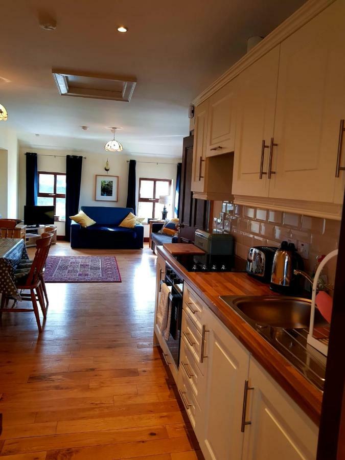 Nanny Quinn'S Apartment Killucan ภายนอก รูปภาพ