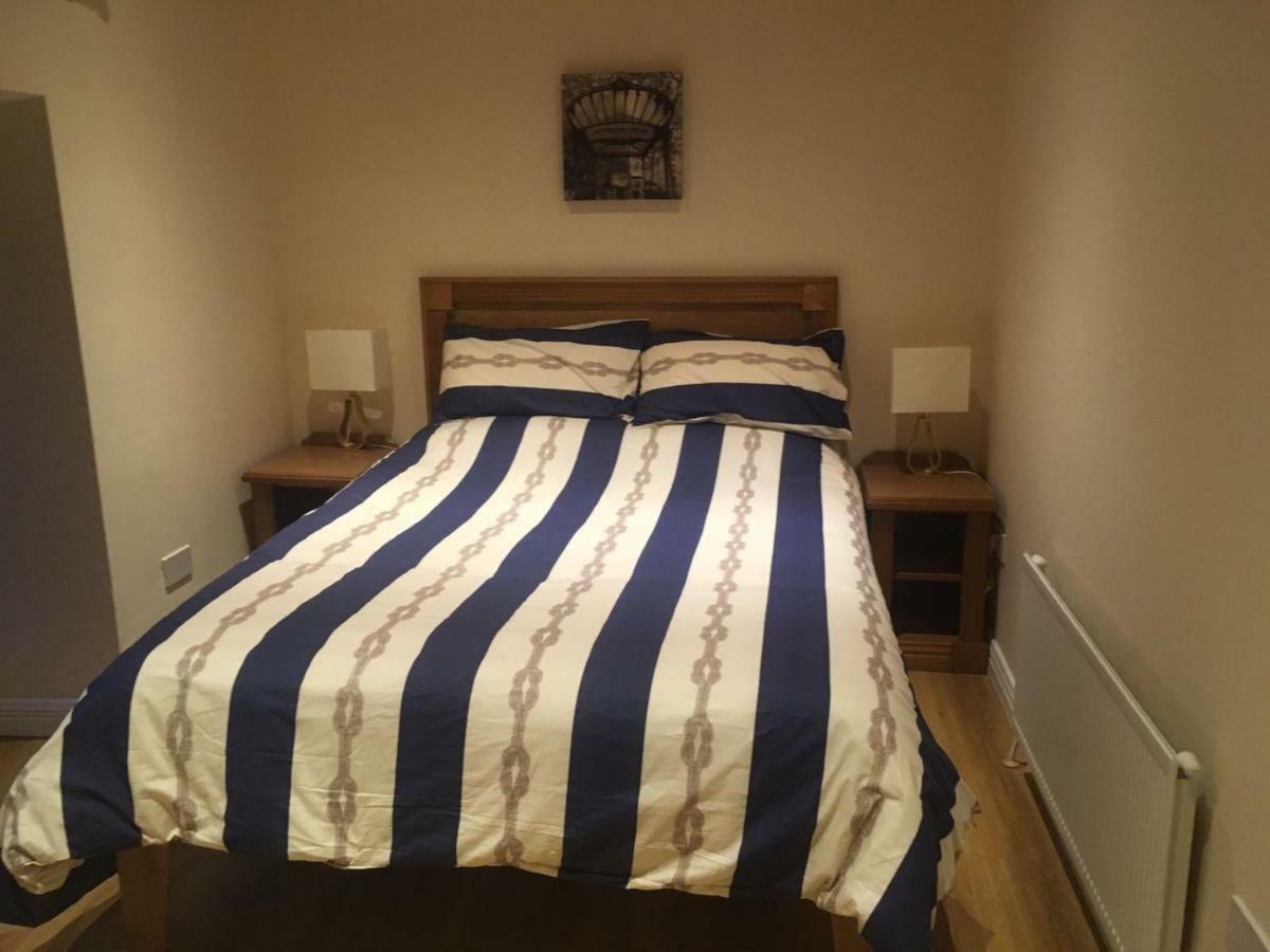 Nanny Quinn'S Apartment Killucan ภายนอก รูปภาพ